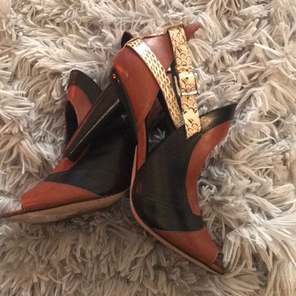 Designer Shoes - Picture 3 of 5
